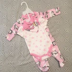 Baby girl clothing set